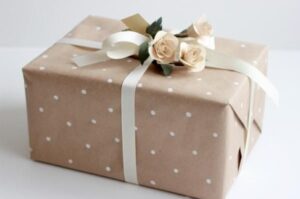 pacchetto pacco regalo