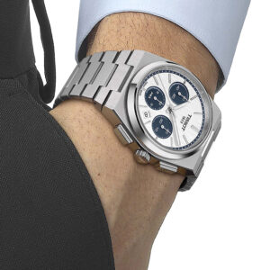 Orologio da Uomo Tissot PRX Automatic Chronograph in acciaio con movimento cronografo Automatico con Quadrante Bianco e Blu tipo Panda T137.407.11.351.00