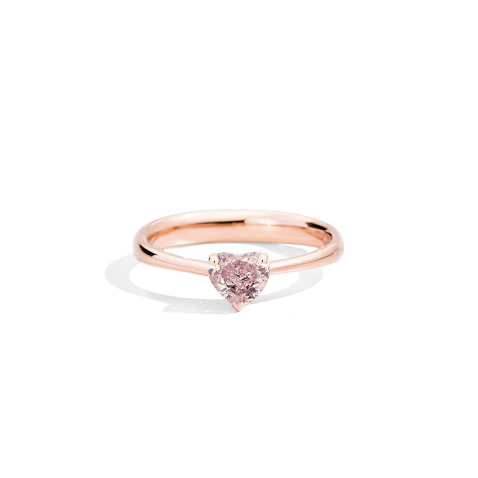 anello solitario di fidanzamento ideale per proposta matrimonio in oro rosa con diamante rosa a cuore